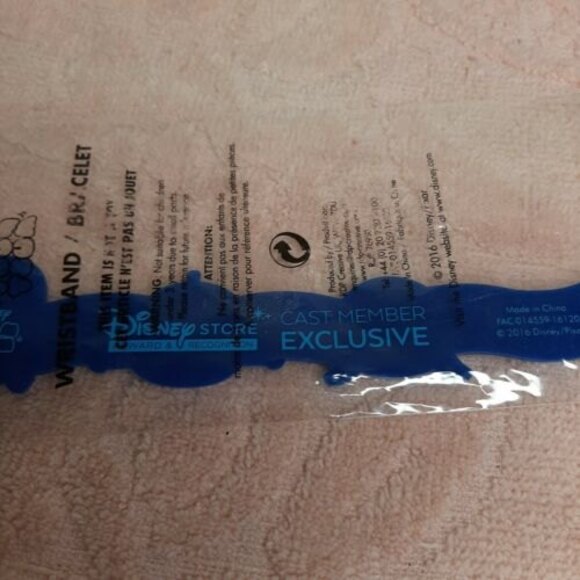 CAST MEMBER EXCLUSIVE 2016 Disney Store FINDING DORY Tsum Wristband Bracelet NEW - Picture 6 of 7